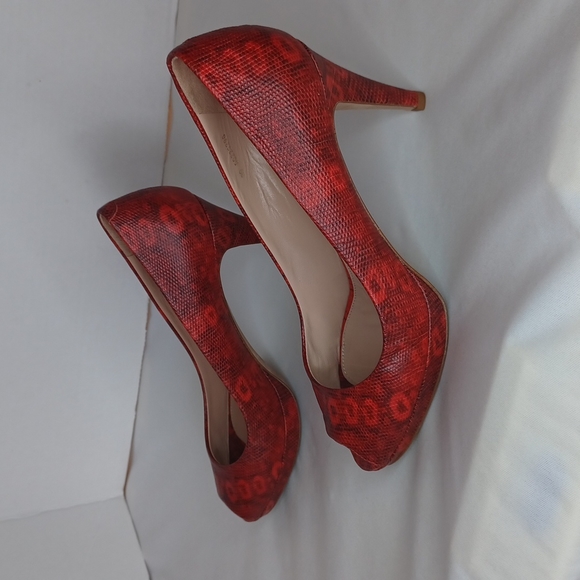 Hugo Boss Red Snakeskin Peep Toe Heels Size 39 - Picture 4 of 11